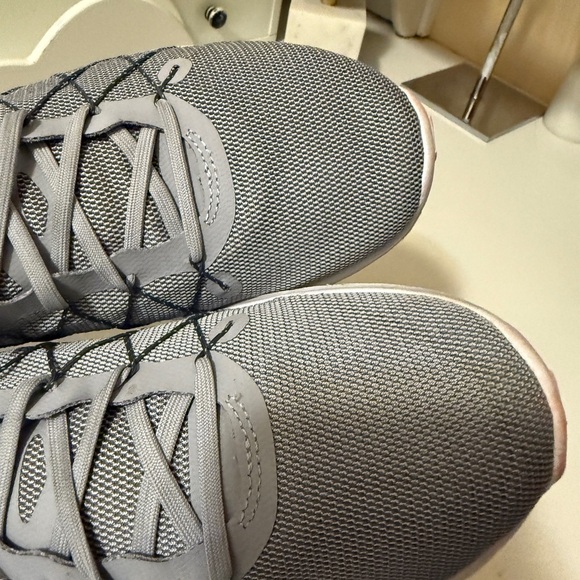 Nike Flex Fury 2 Womens Sz 12
Gray Pink Green Running Training
Athletic Shoes - Picture 7 of 12